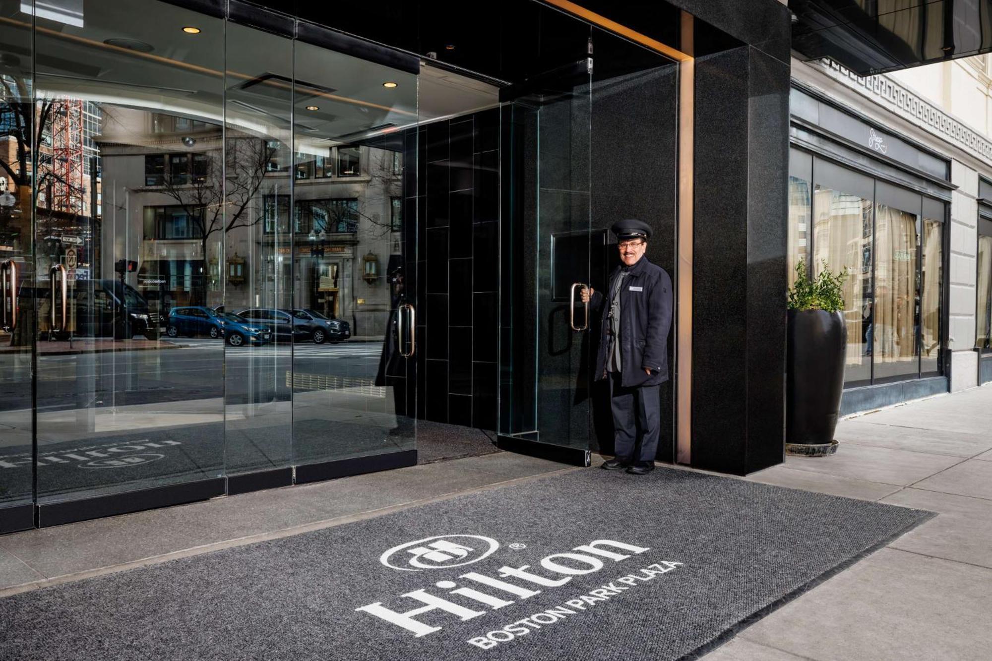 Отель Hilton Boston Park Plaza Экстерьер фото